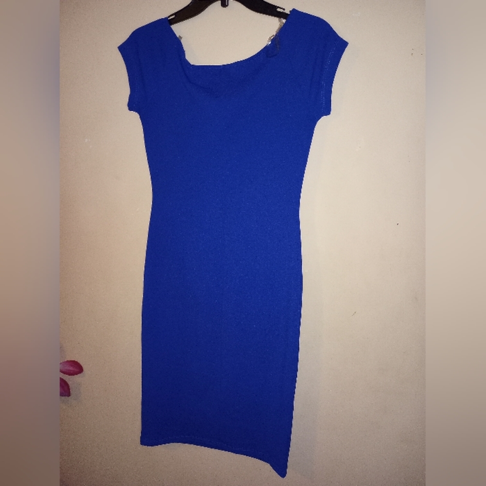 Dress - Picture 4 of 4